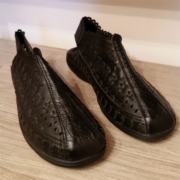 ANGEL steps perforated leather sling back black sandals 7W casual comfort. - Picture 1 of 7